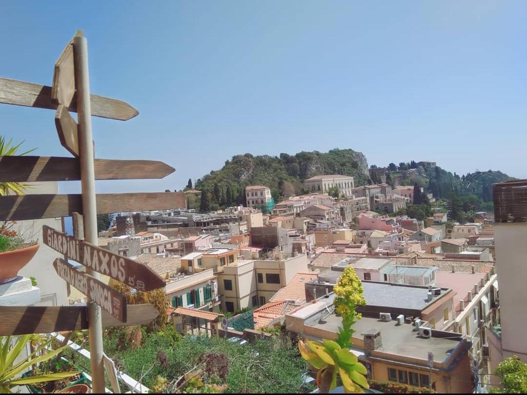 "Little Sicilian Home"-Room With A Private Bathroom & Kitchen -Fridge - And Shared A Beautiful Terrace On Hostel Taormina Center Exterior foto